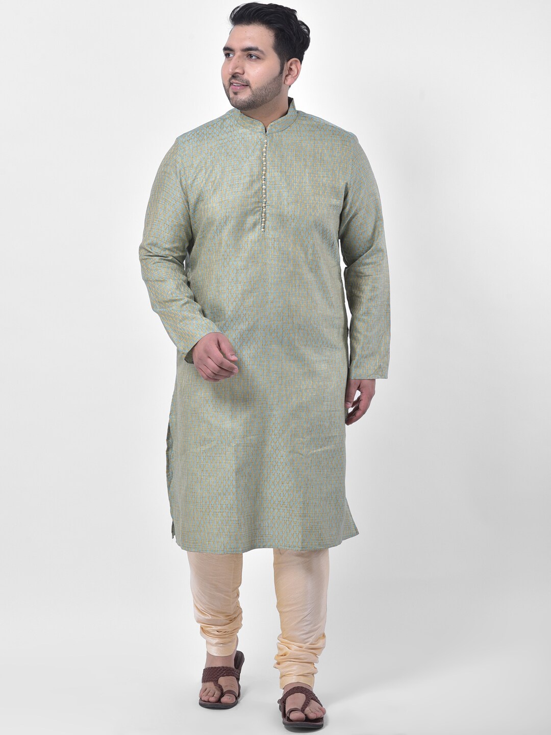

DEYANN PLUS Men Turquoise Blue & Gold-Toned Self Design Kurta with Pyjamas