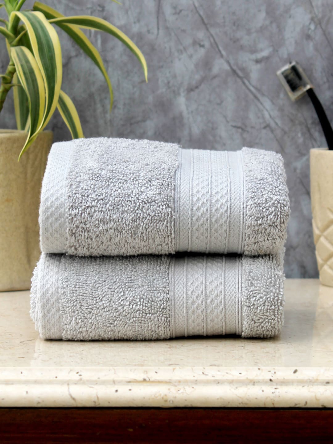 

AVI Living Set Of 2 Grey Solid 600 GSM Hand Towels