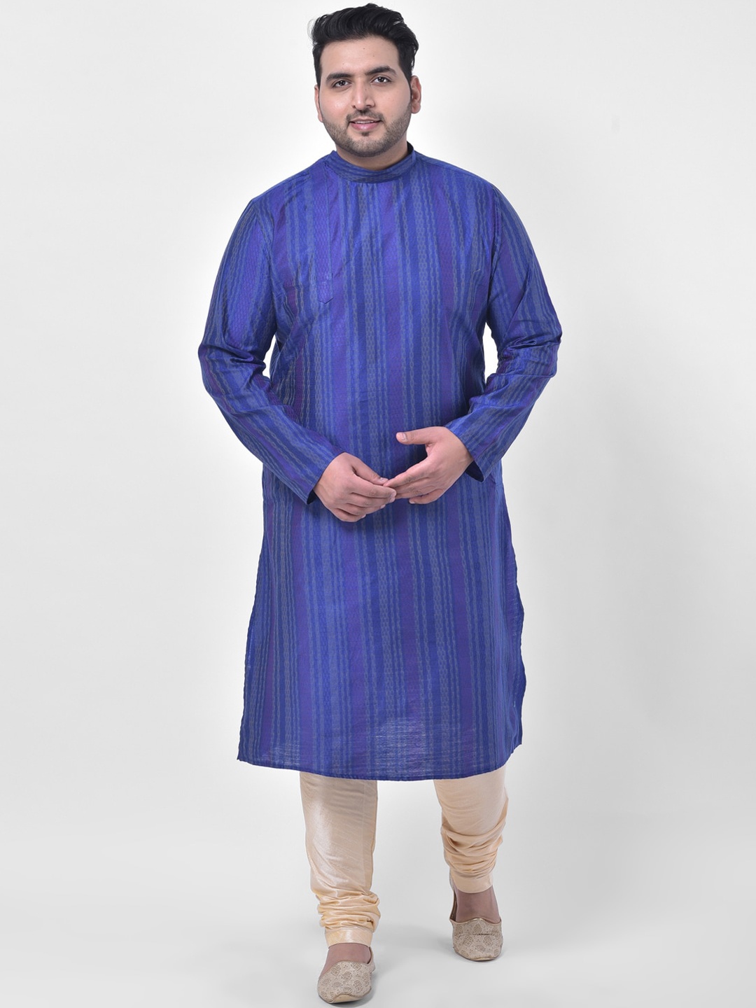 

DEYANN PLUS Men Blue & Cream-Coloured Self Design Jacquard Silk Kurta with Churidar