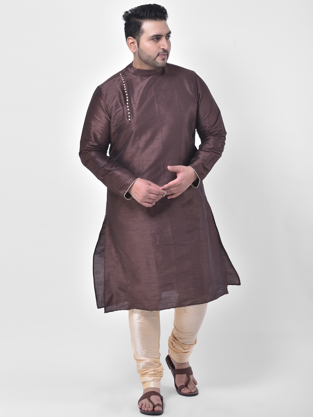 

DEYANN PLUS Men Brown Solid Kurta with Pyjamas