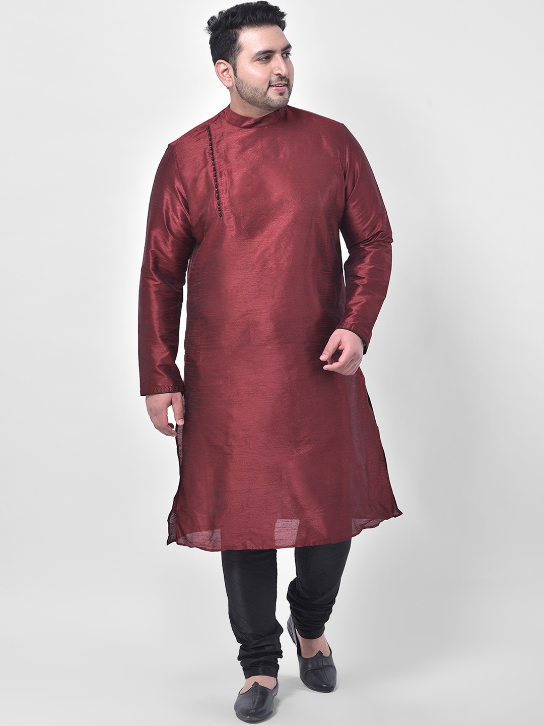 

DEYANN PLUS Men Maroon & Black Solid Kurta with Churidar