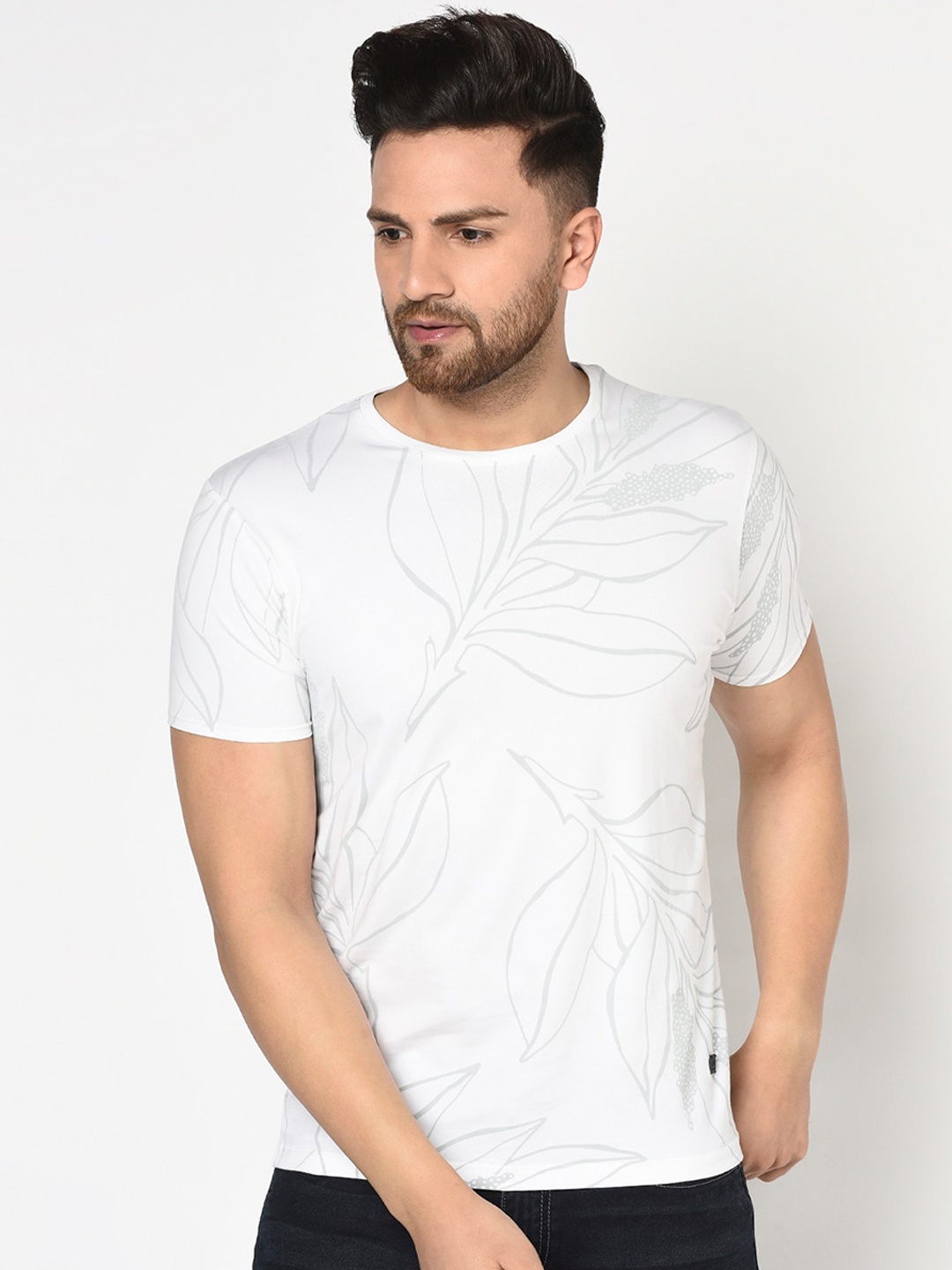 

Blackberrys Men White Printed Round Neck Slim Fit T-shirt