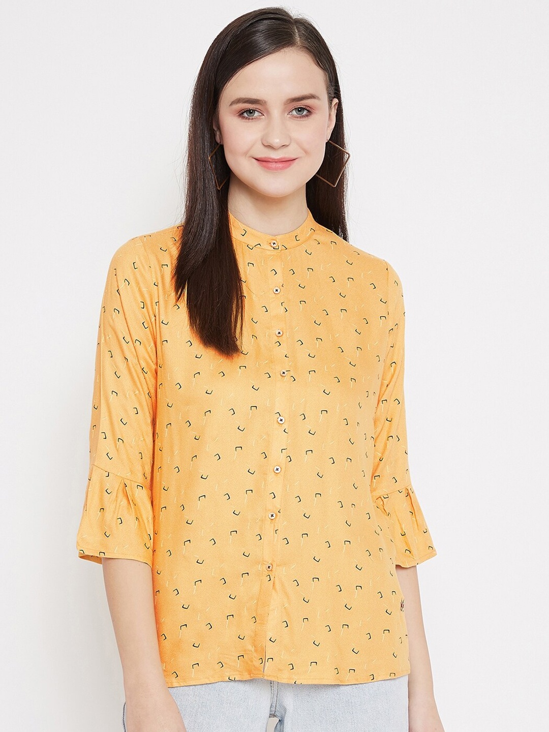 

Crimsoune Club Women Yellow Slim Fit Printed Casual Shirt
