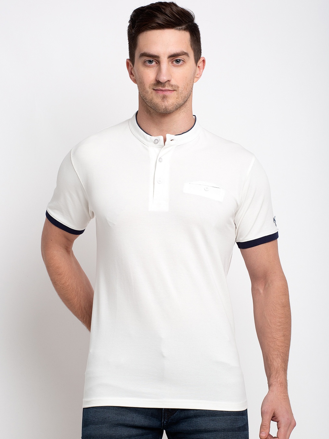 

Rodamo Men Off-White Solid Henley Neck T-shirt