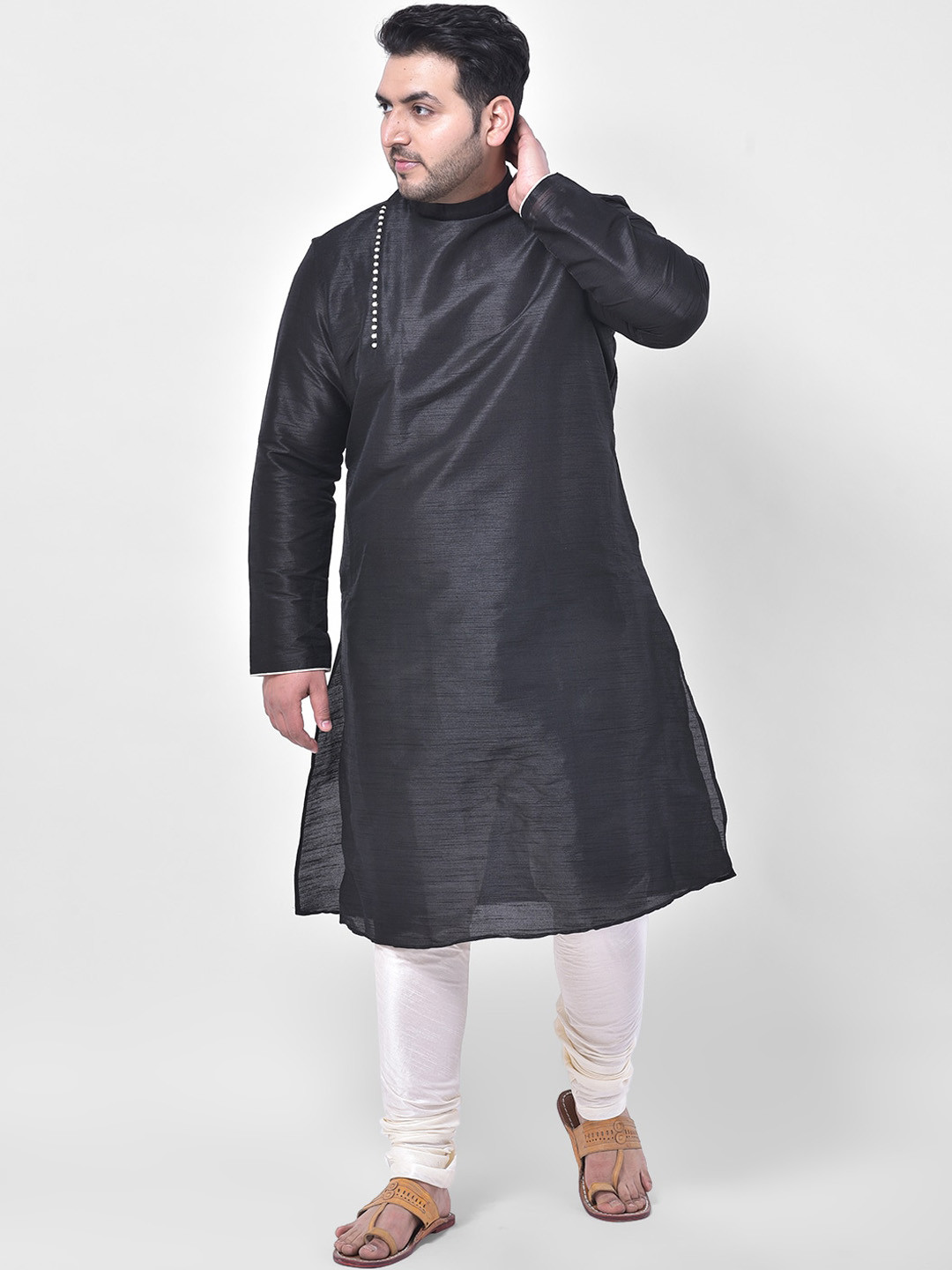 

DEYANN PLUS Men Black & White Solid Kurta with Churidar