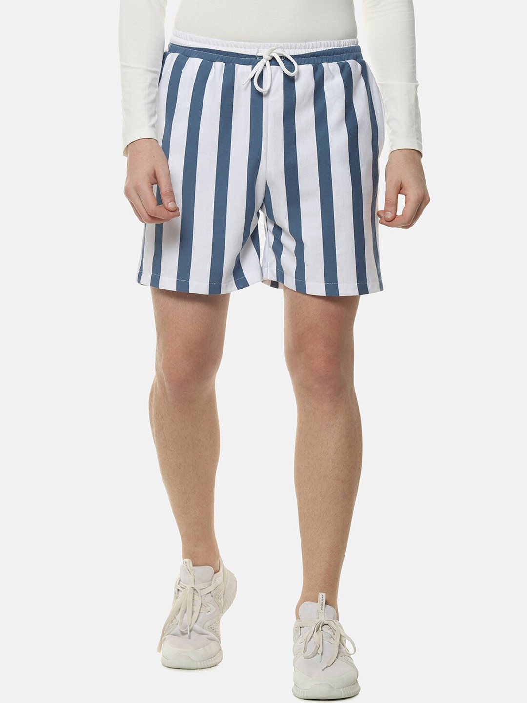 

Campus Sutra Men Blue Striped Regular Fit Shorts
