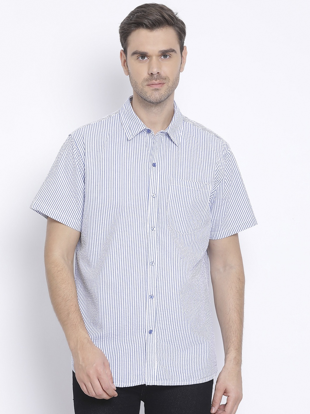 Oxolloxo Men White Regular Fit Checked Casual Shirt