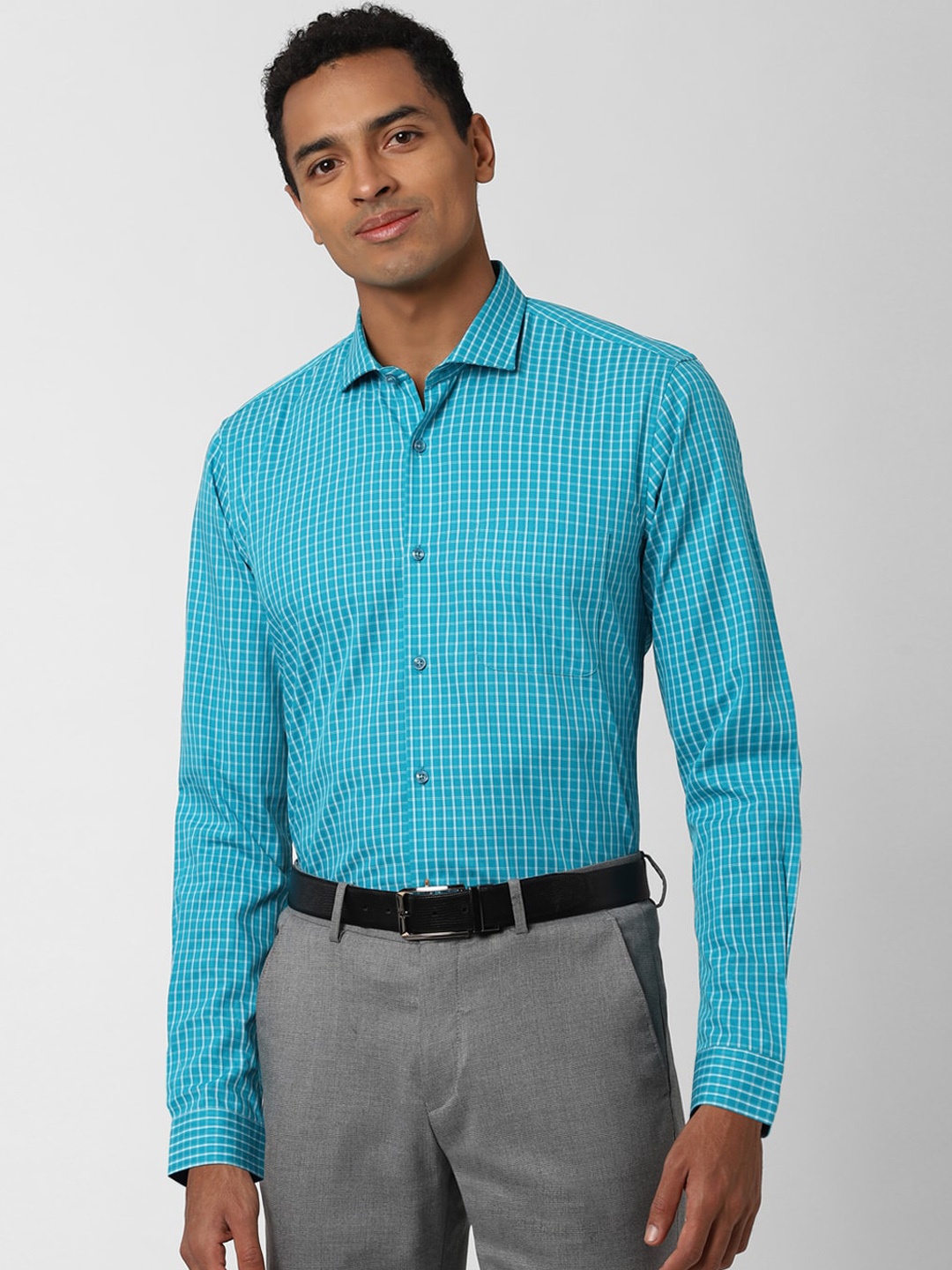 

Peter England Men Blue Regular Fit Checked Casual Shirt