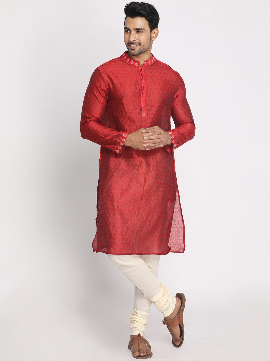 

Nakshi Men Maroon Thread Work Chanderi Silk Kurta