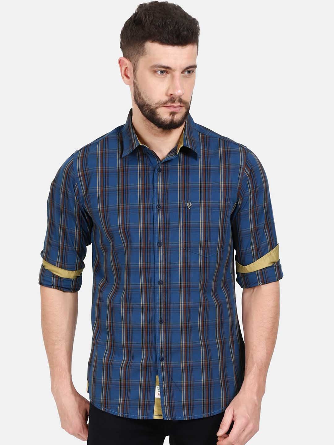 

VUDU Men Blue Regular Fit Checked Casual Shirt
