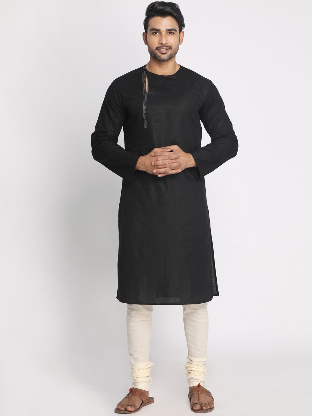 

Nakshi Men Black Solid Angrakha Kurta