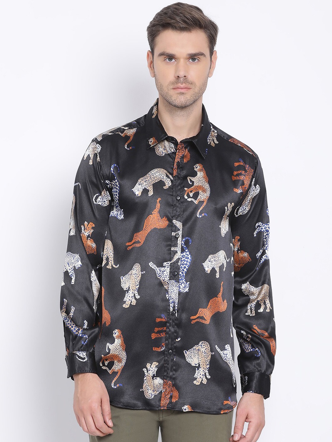 

Oxolloxo Men Black Regular Fit Printed Casual Shirt