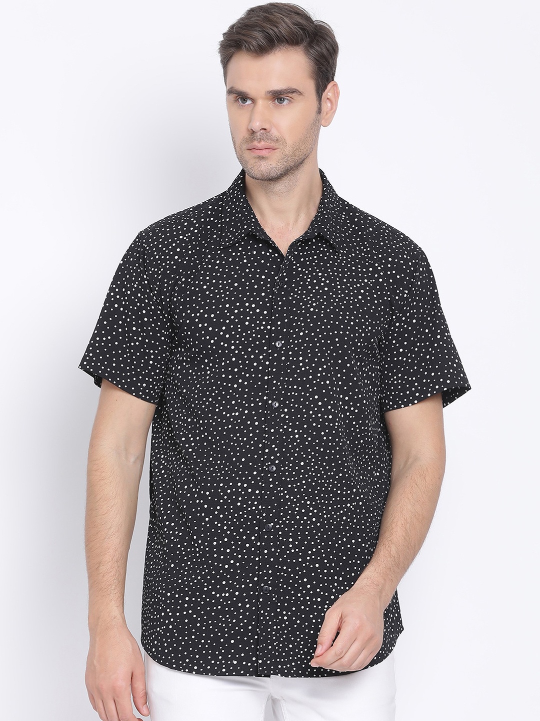 

Oxolloxo Men Black & White Regular Fit Printed Casual Shirt