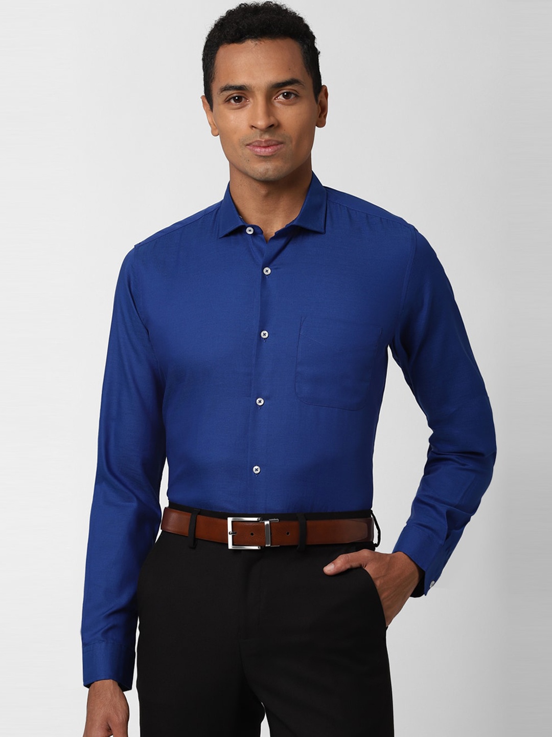 

Peter England Men Blue Regular Fit Self Design Cotton Formal Shirt