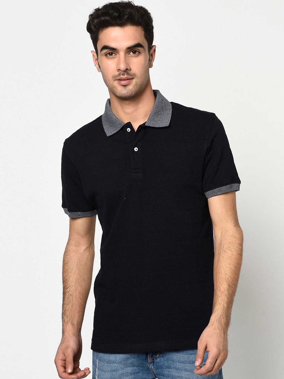 

Octave Men Navy Blue Solid Polo Collar T-shirt
