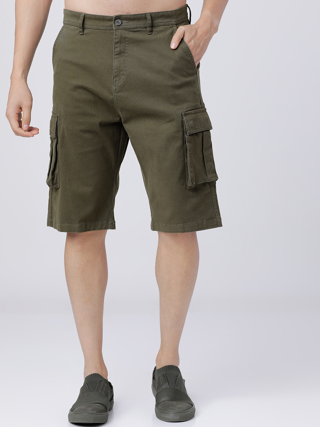 

HIGHLANDER Men Olive Green Solid Slim Fit Cargo Shorts
