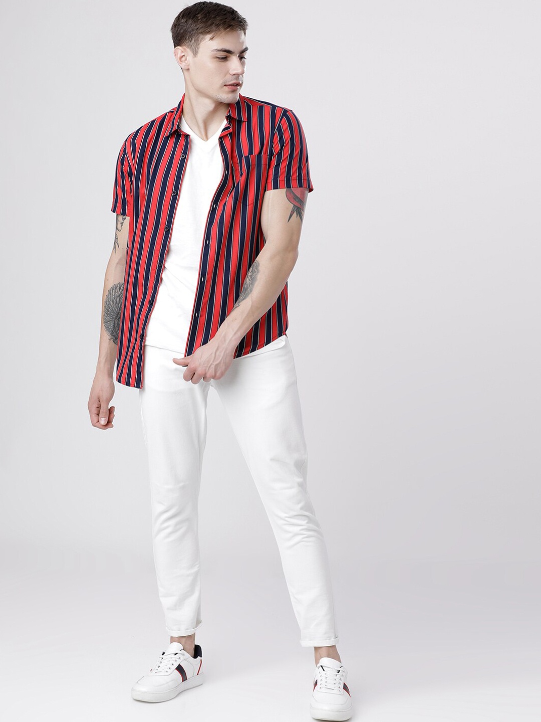

HIGHLANDER Men Navy Blue & Red Slim Fit Striped Casual Shirt