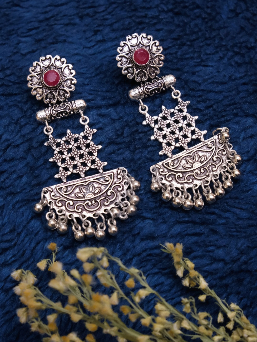 

Crunchy Fashion Silver-Plated Contemporary Drop Earrings