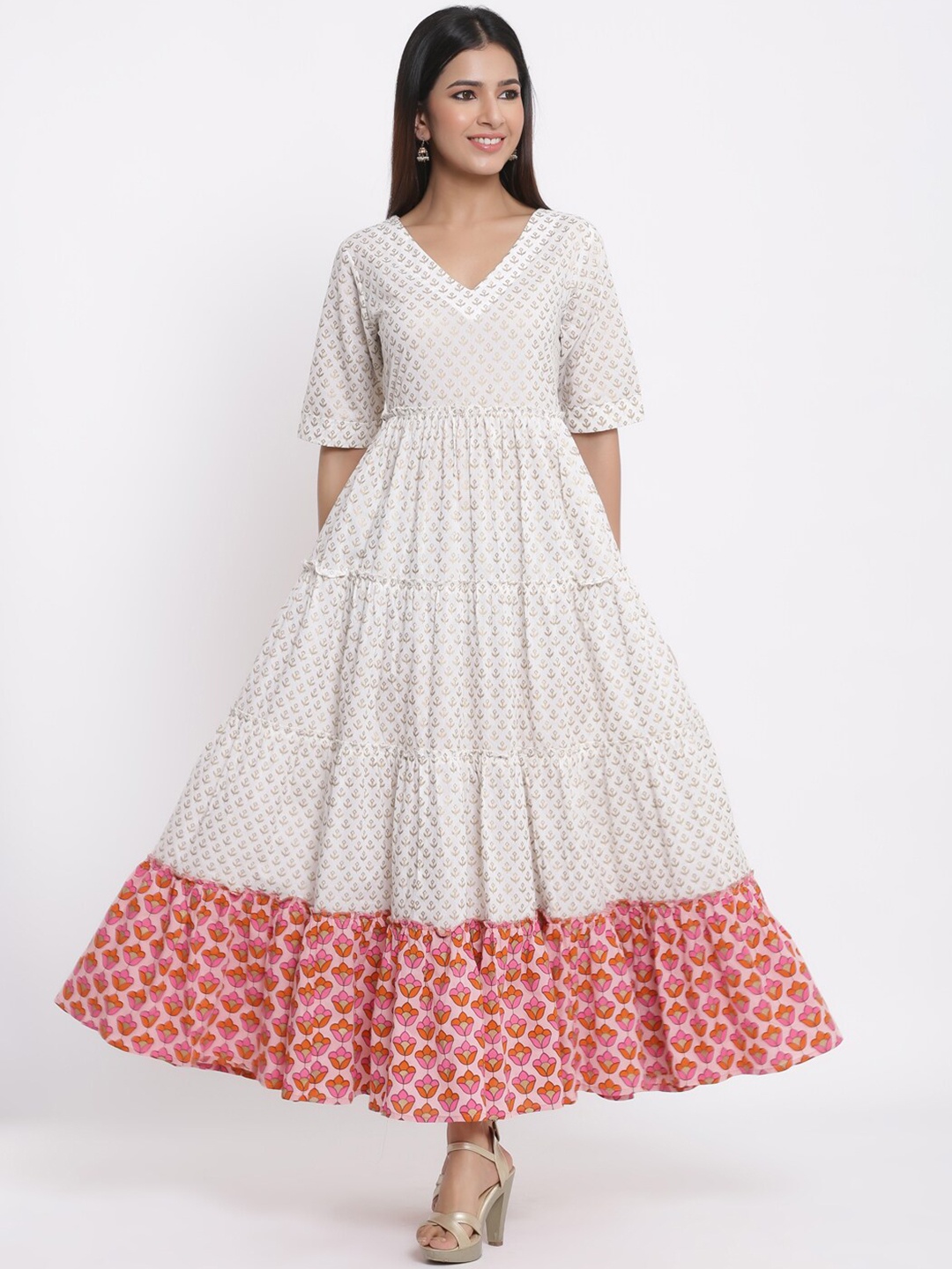 

kipek Women White & Gold-toned Floral Printed Anarkali Kurta