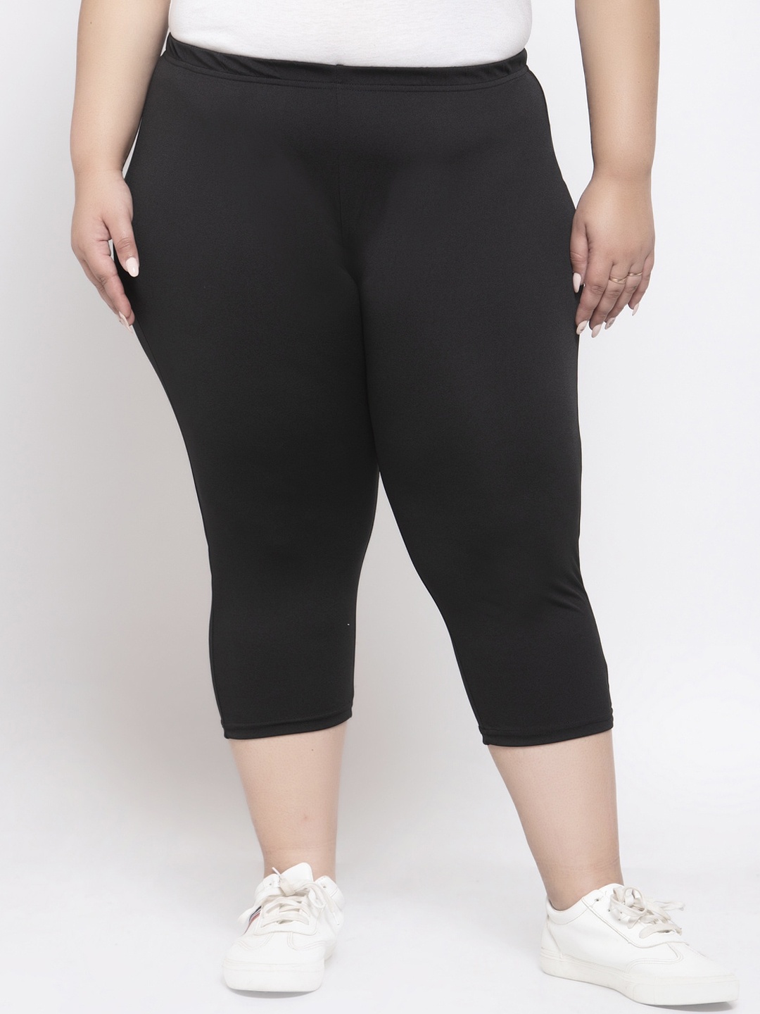 

plusS Women Black Solid Regular Fit Capris