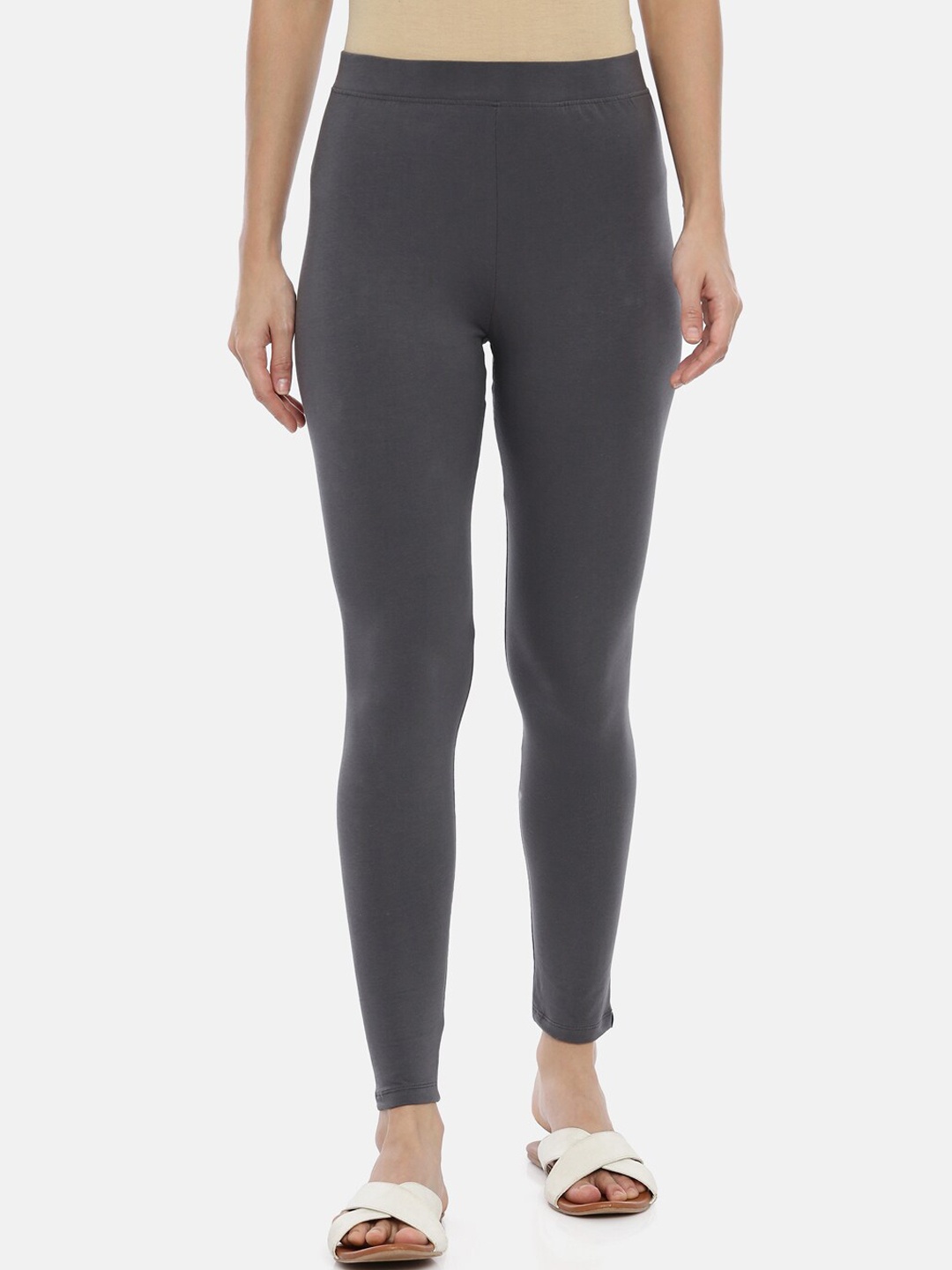 

Huggy Women Grey Solid Ankle- Length Leggings
