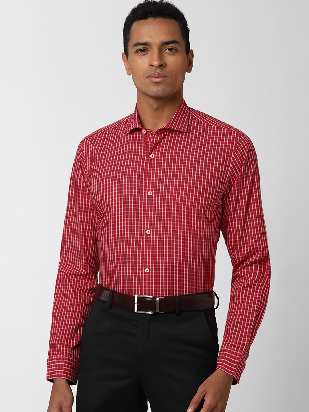 

Peter England Men Red Regular Fit Checked Casual Shirt
