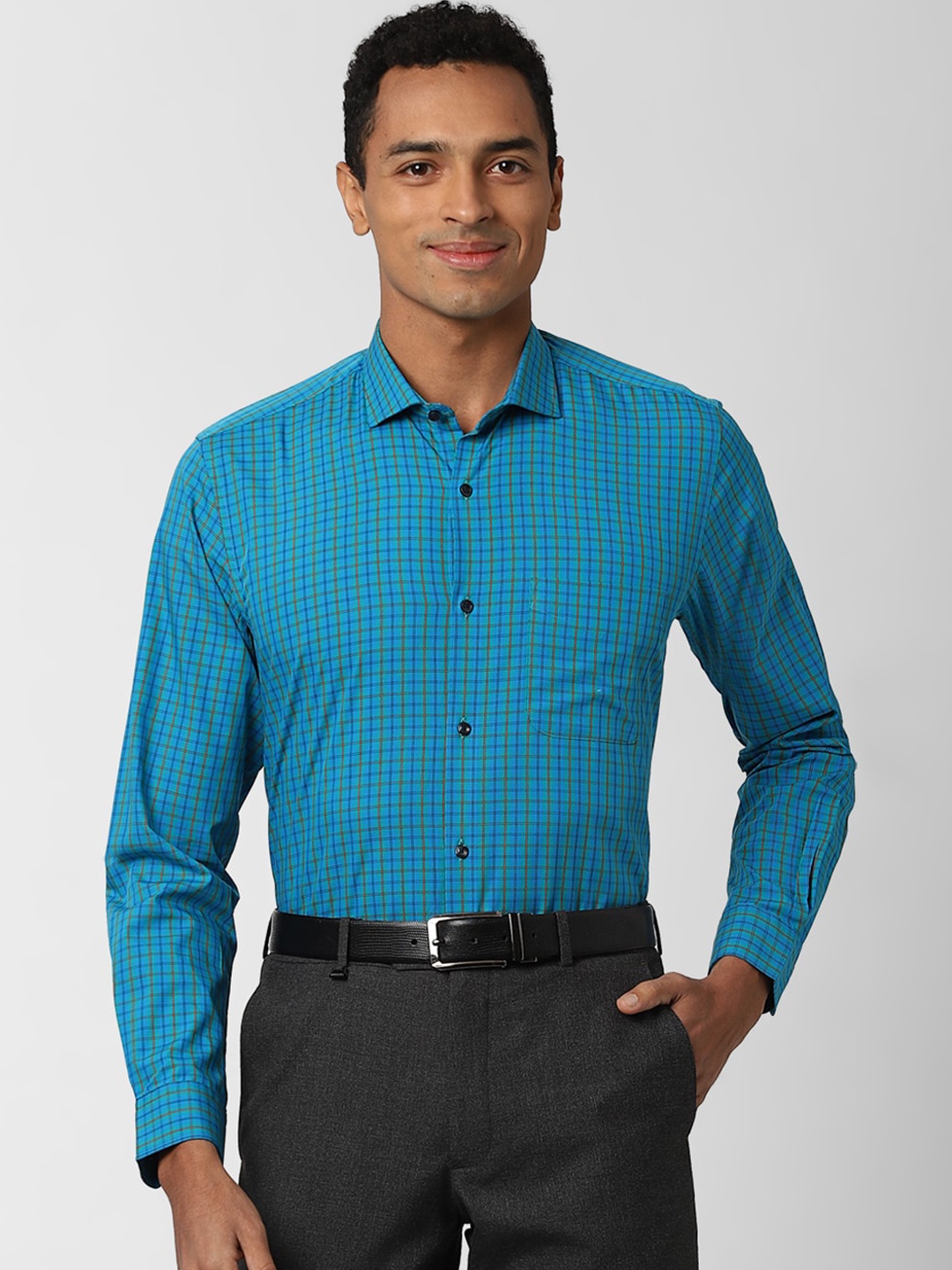 

Peter England Men Blue Slim Fit Checked Formal Shirt