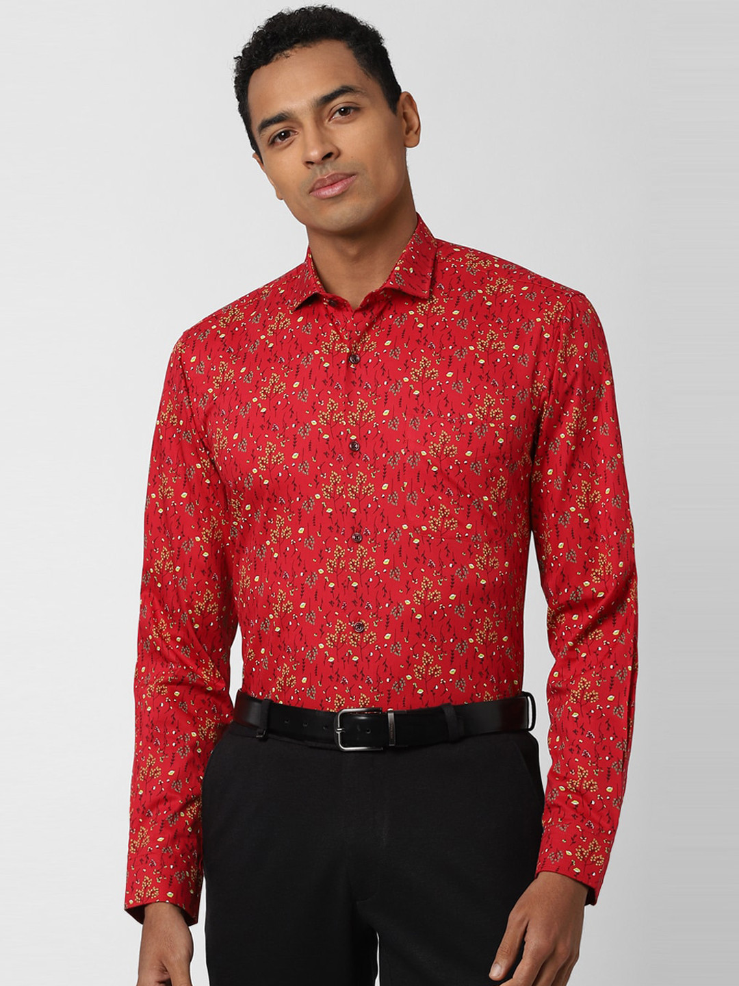 

Peter England Men Red Regular Fit Printed Casual Shirt
