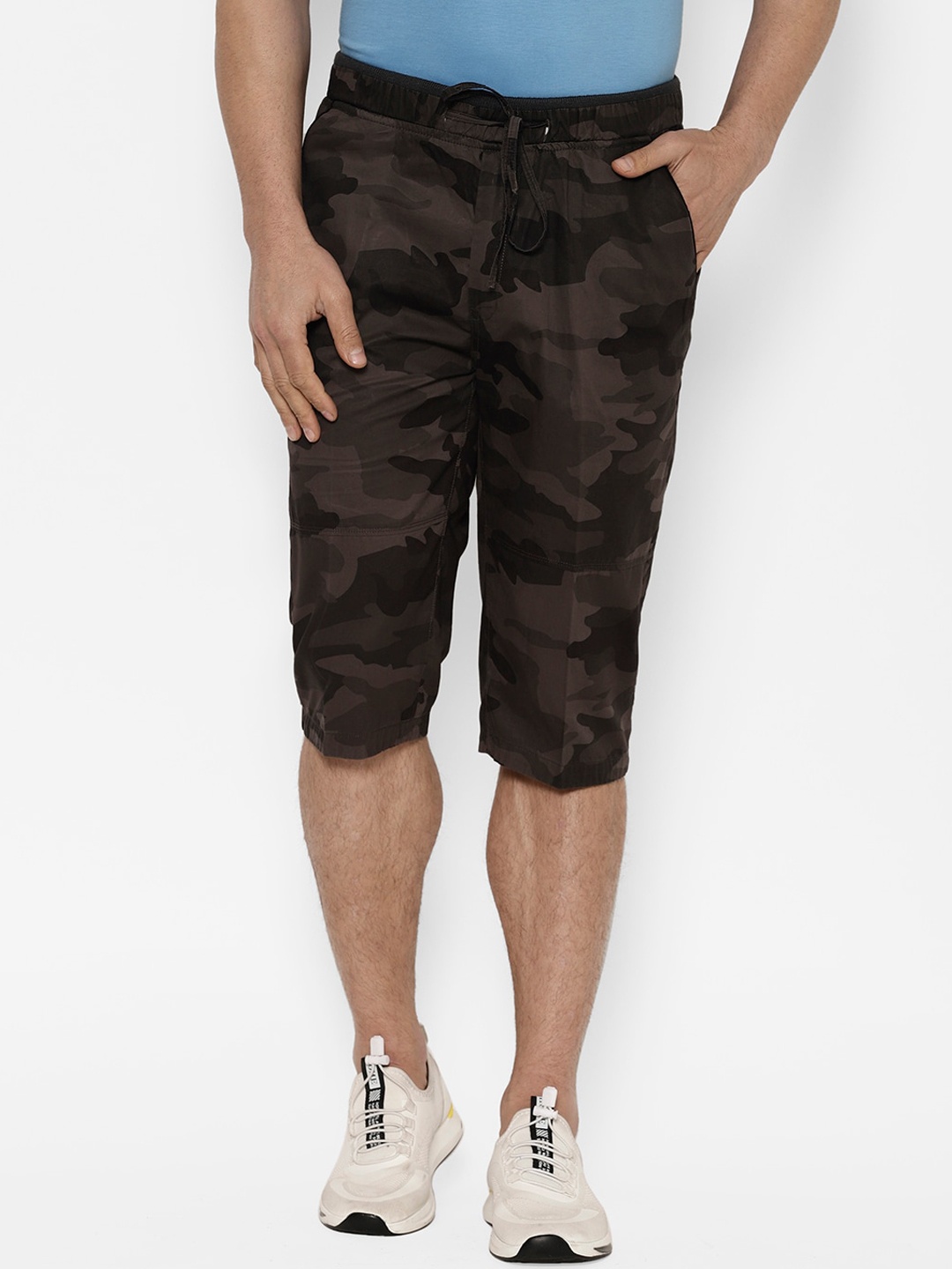 

SAPPER Men Brown Camouflage Printed Slim Fit Regular Shorts