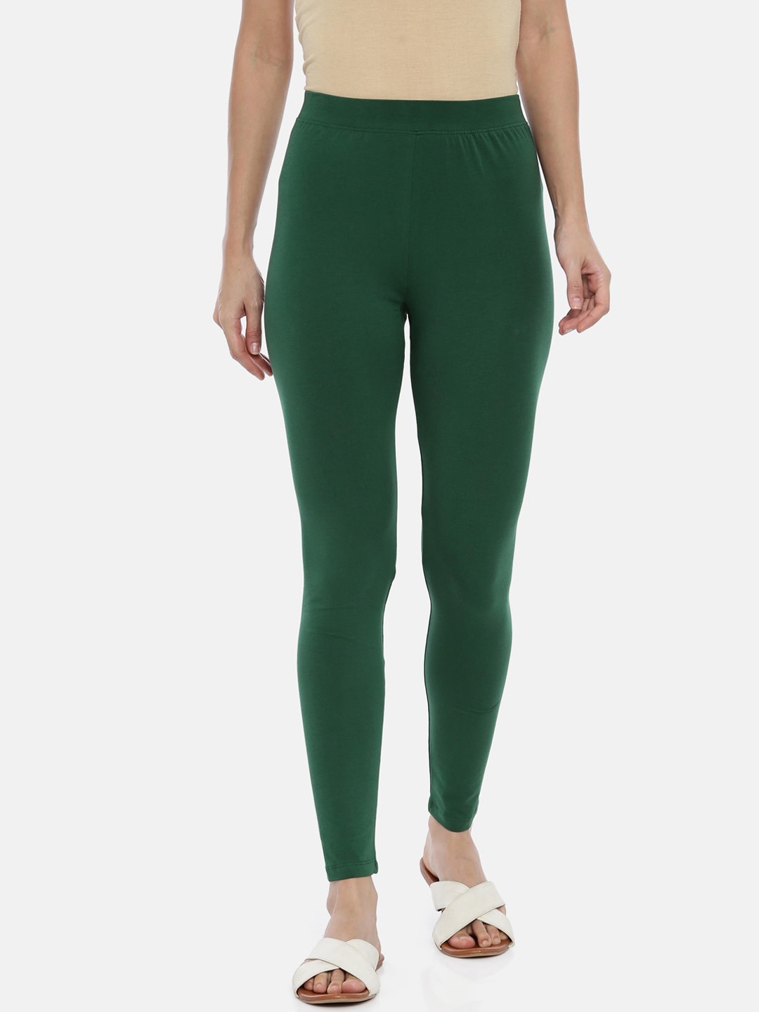 

Huggy Women Green Solid Ankle-Length Leggings