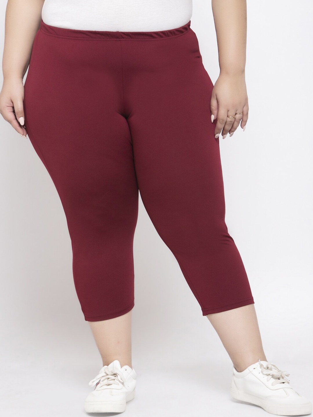 

plusS Women Plus Size Maroon Solid Regular Fit Capris