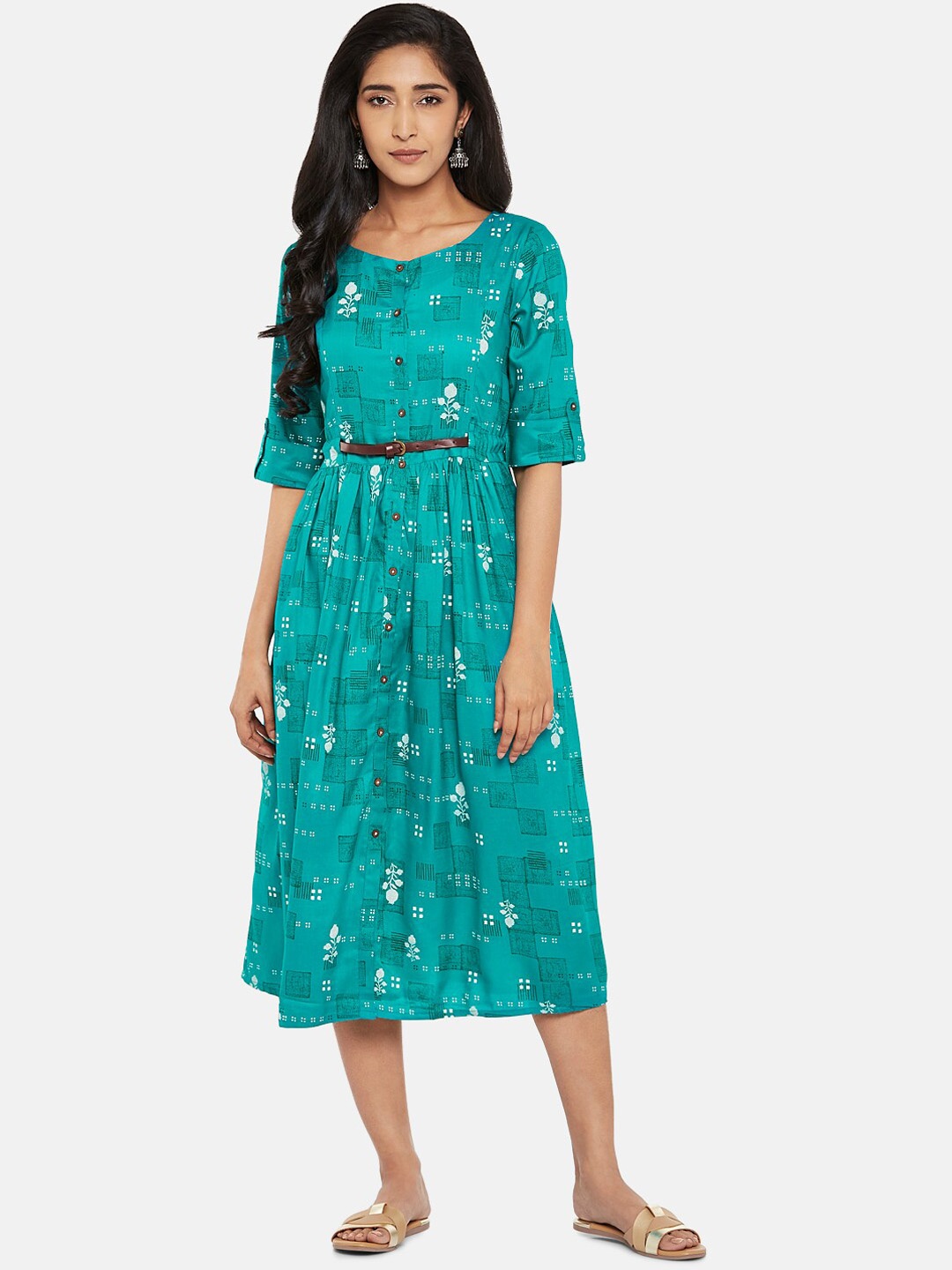 

AKKRITI BY PANTALOONS Women Green Printed Fit and Flare Dress
