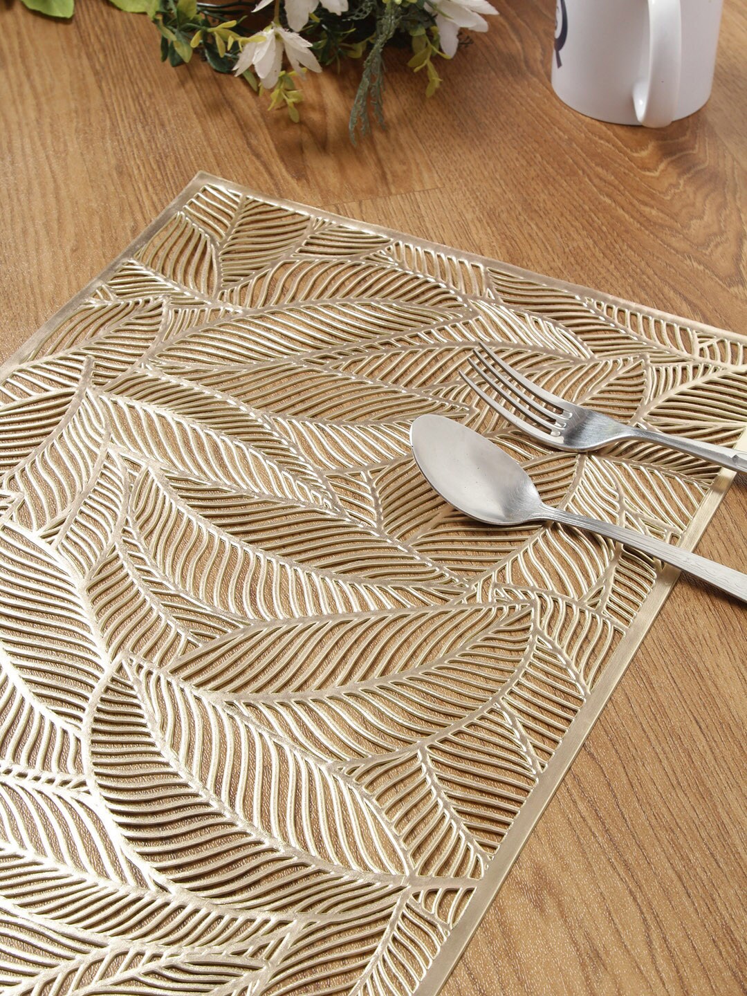 

HOSTA HOMES Set Of 6 Gold-Toned Self-Design Table Placemats
