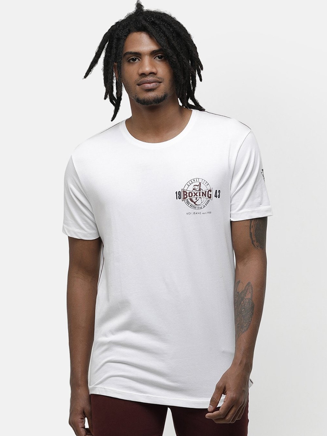 

Voi Jeans Men White Solid Round Neck T-shirt