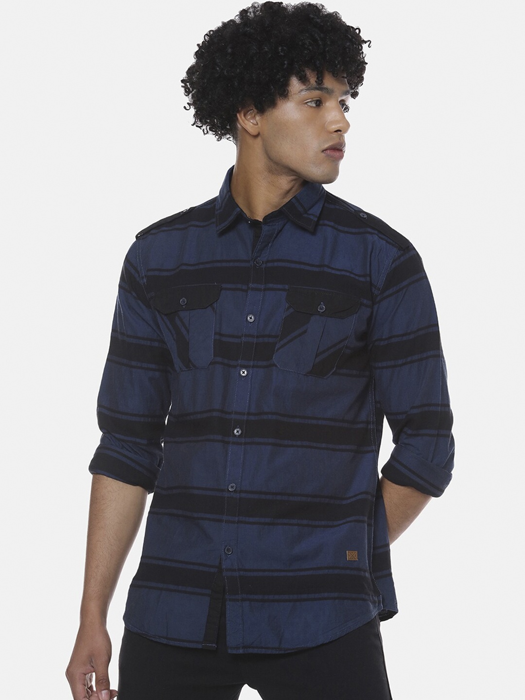 

Campus Sutra Men Blue Regular Fit Striped Casual Shirt