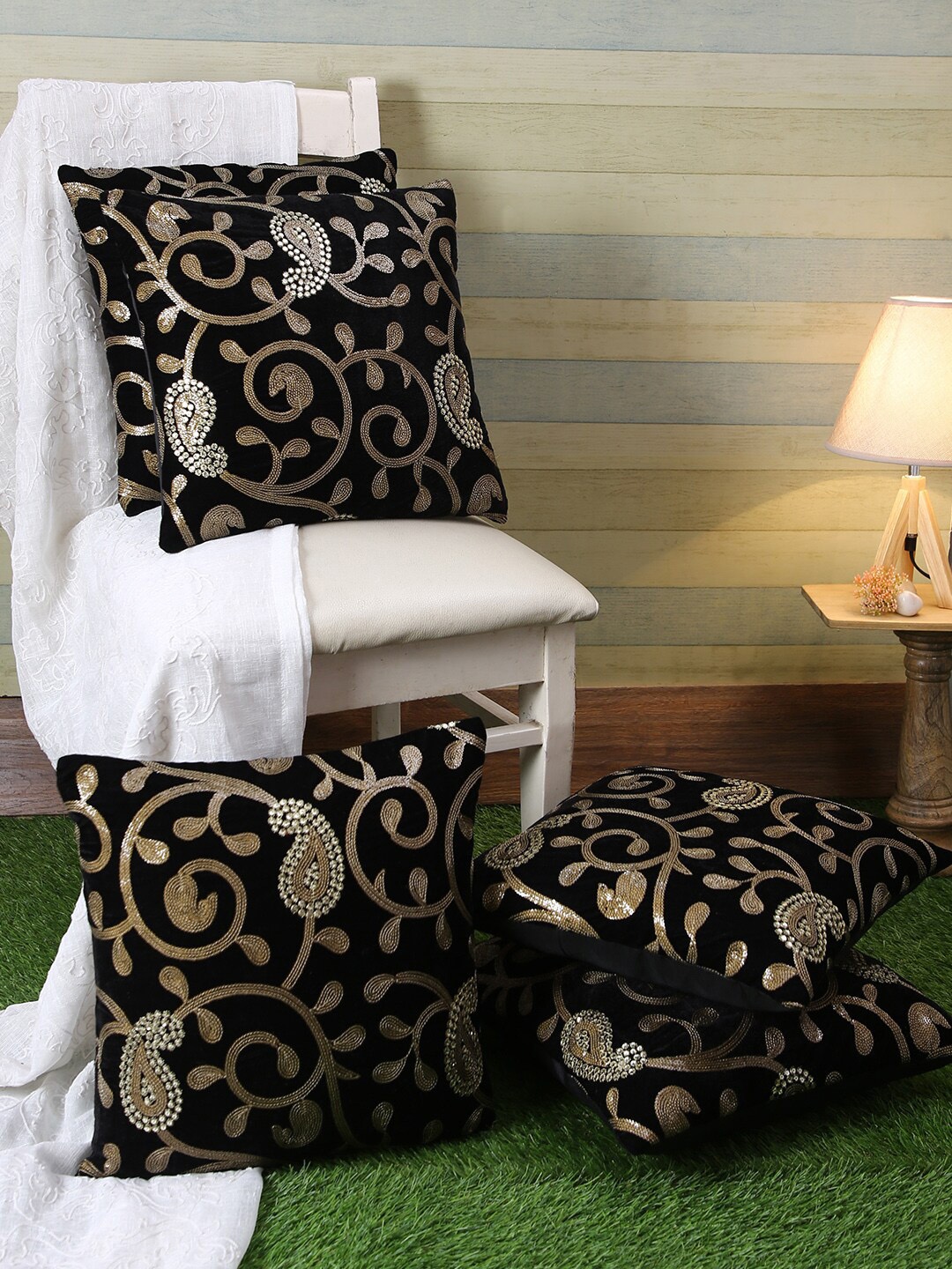 

ROMEE Black & Gold-Toned Set of 5 Embellished Square Cushion Covers