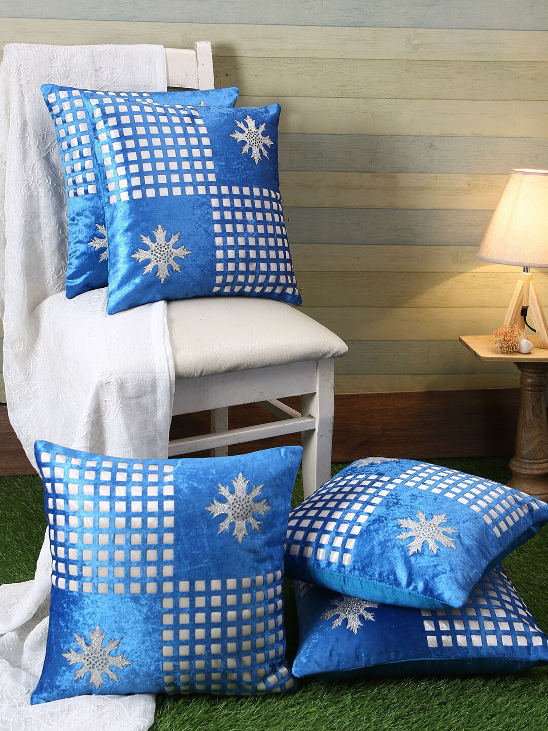 

ROMEE Blue & Silver-Toned Set of 5 Floral Square Cushion Covers