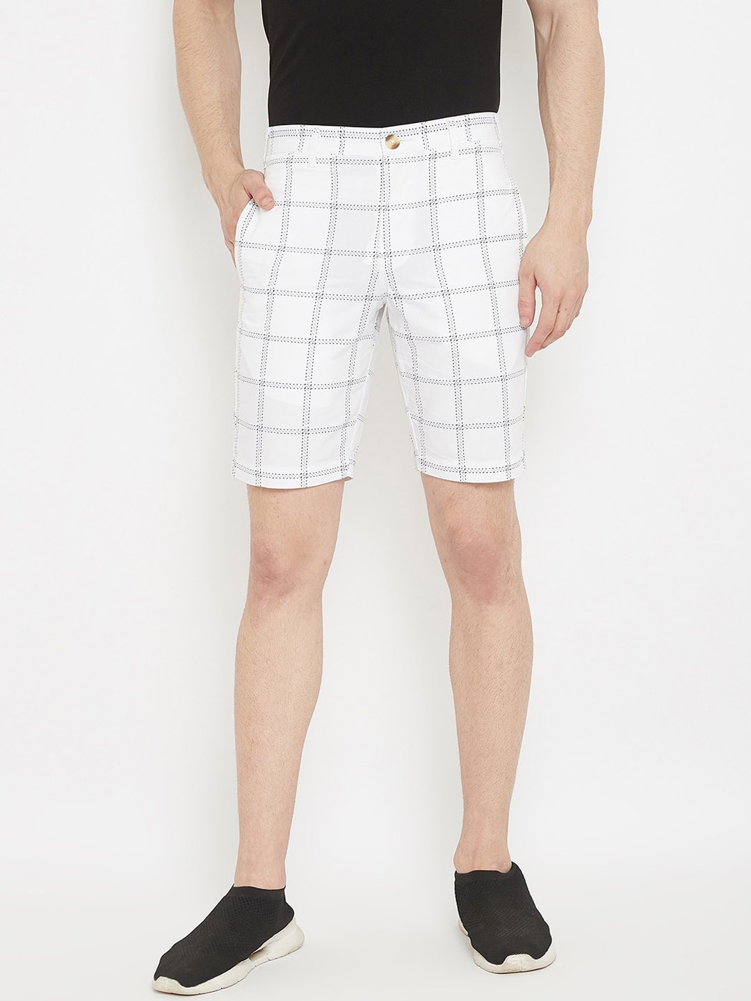 

Crimsoune Club Men White Checked Slim Fit Regular Shorts