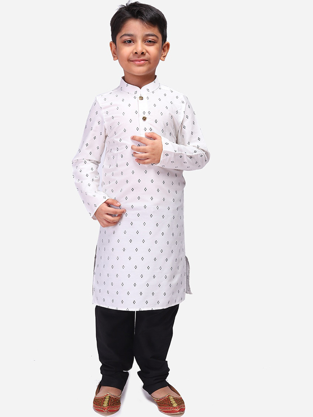 

NAMASKAR Boys White & Black Printed Kurta with Churidar