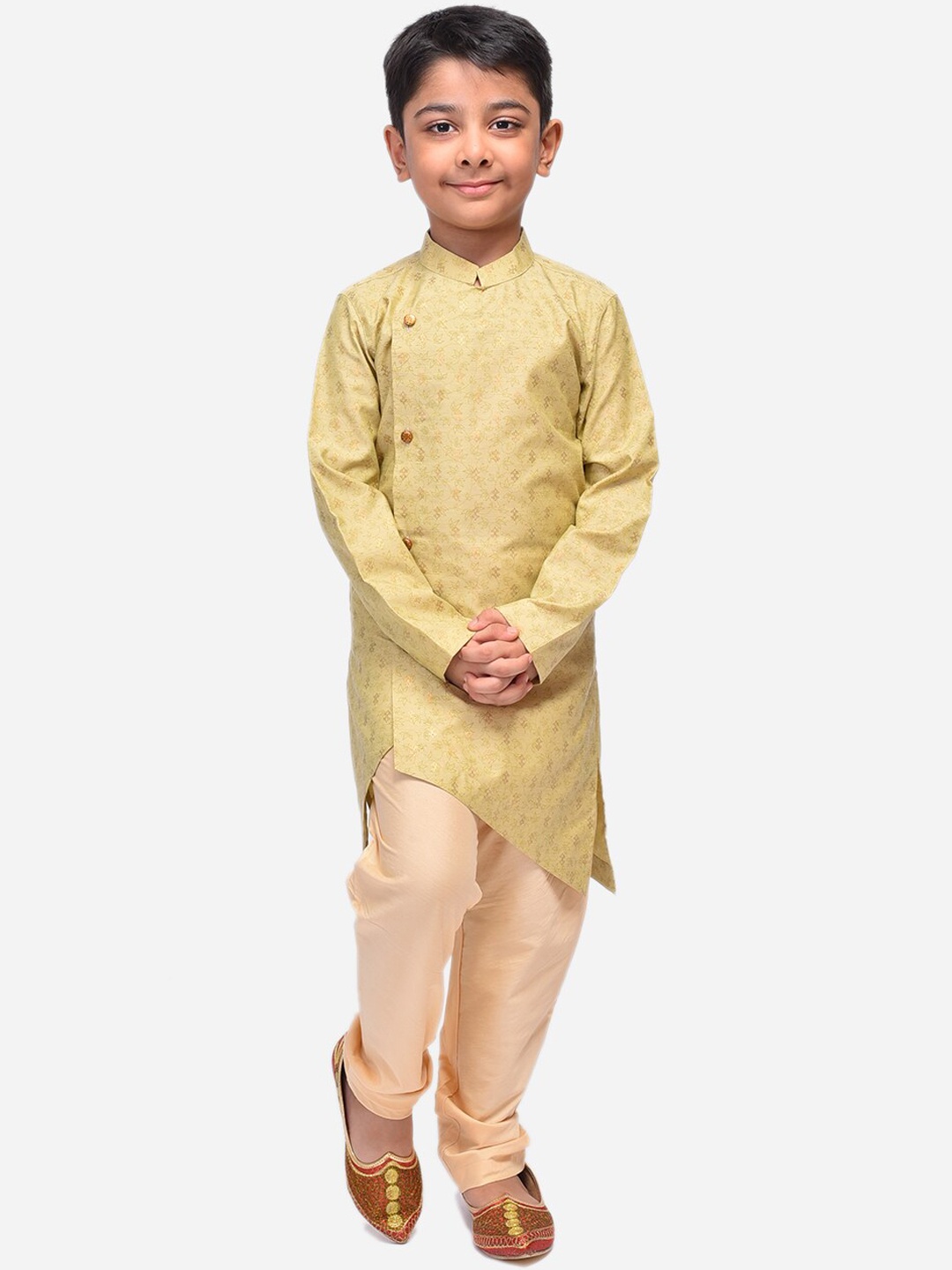 

NAMASKAR Boys Silk Blend Self Design Kurta with Churidar, Green