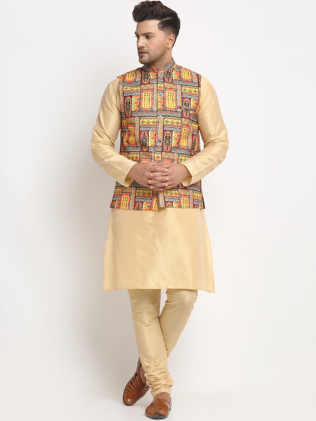 

Benstoke Men Gold-Toned Solid Kurta with Pyjamas & Nehru Jacket