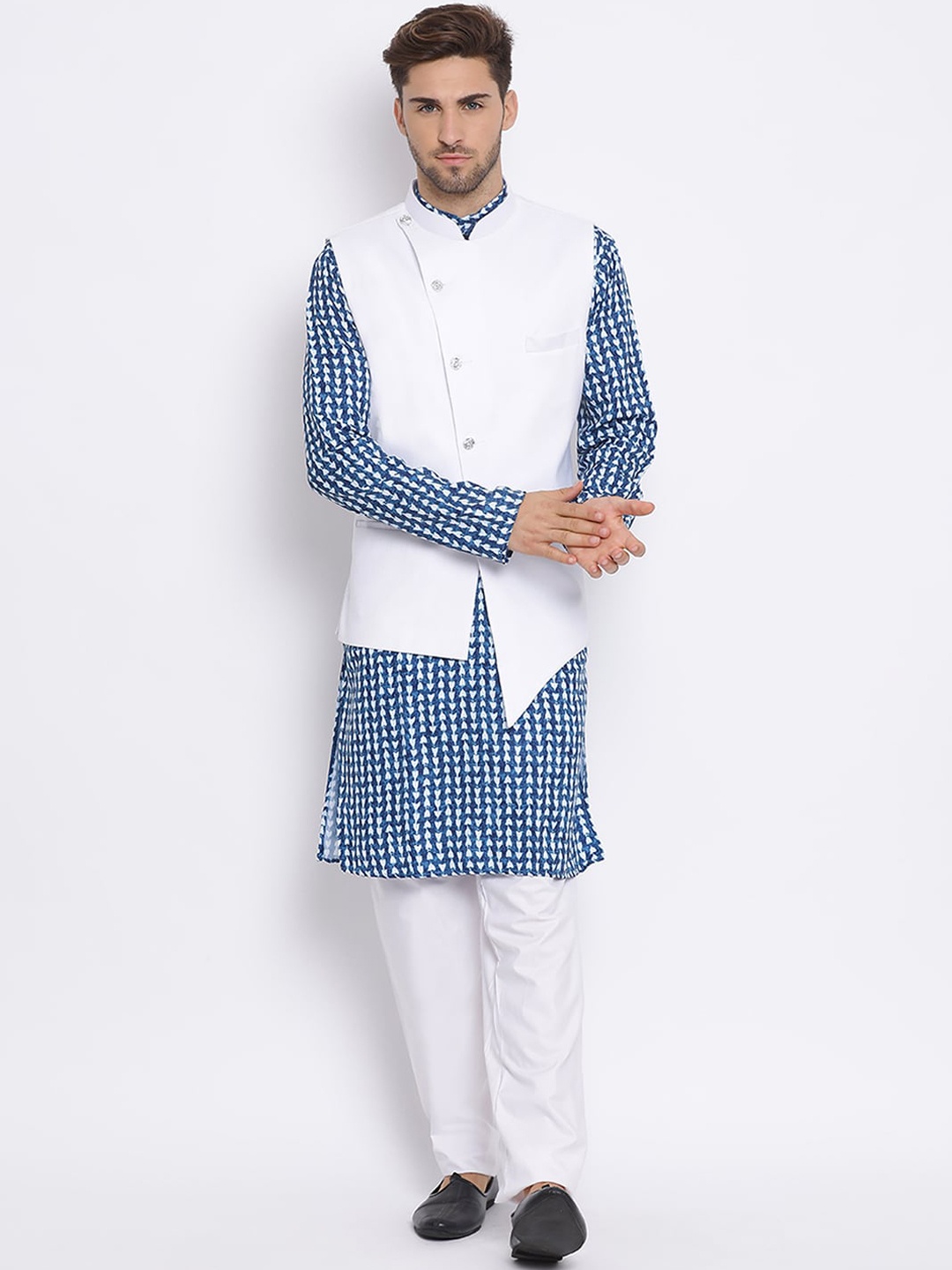

Hangup Men White & Blue Printed Kurta with Pyjamas & Nehru Jacket