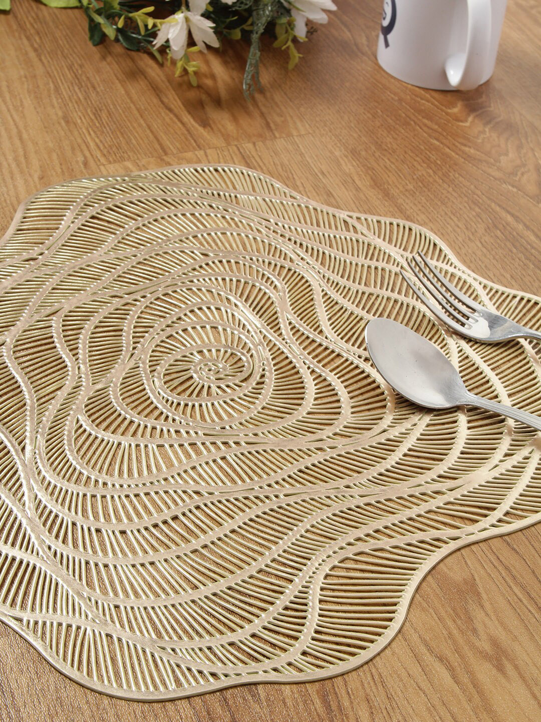 

HOSTA HOMES Set Of 6 Gold-Toned Self-Design Table Placemats