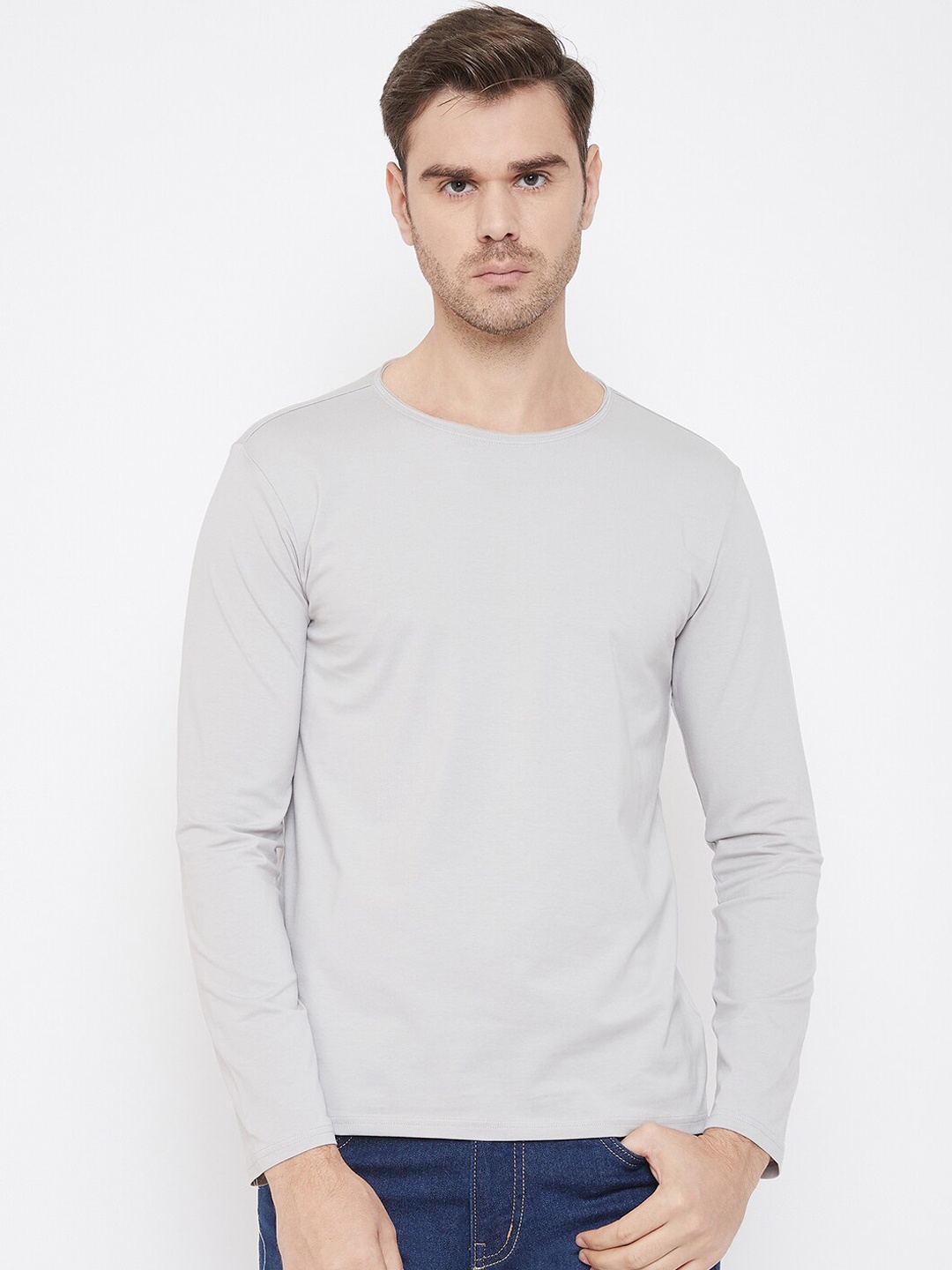

QUBIC Men Grey Solid Round Neck T-shirt