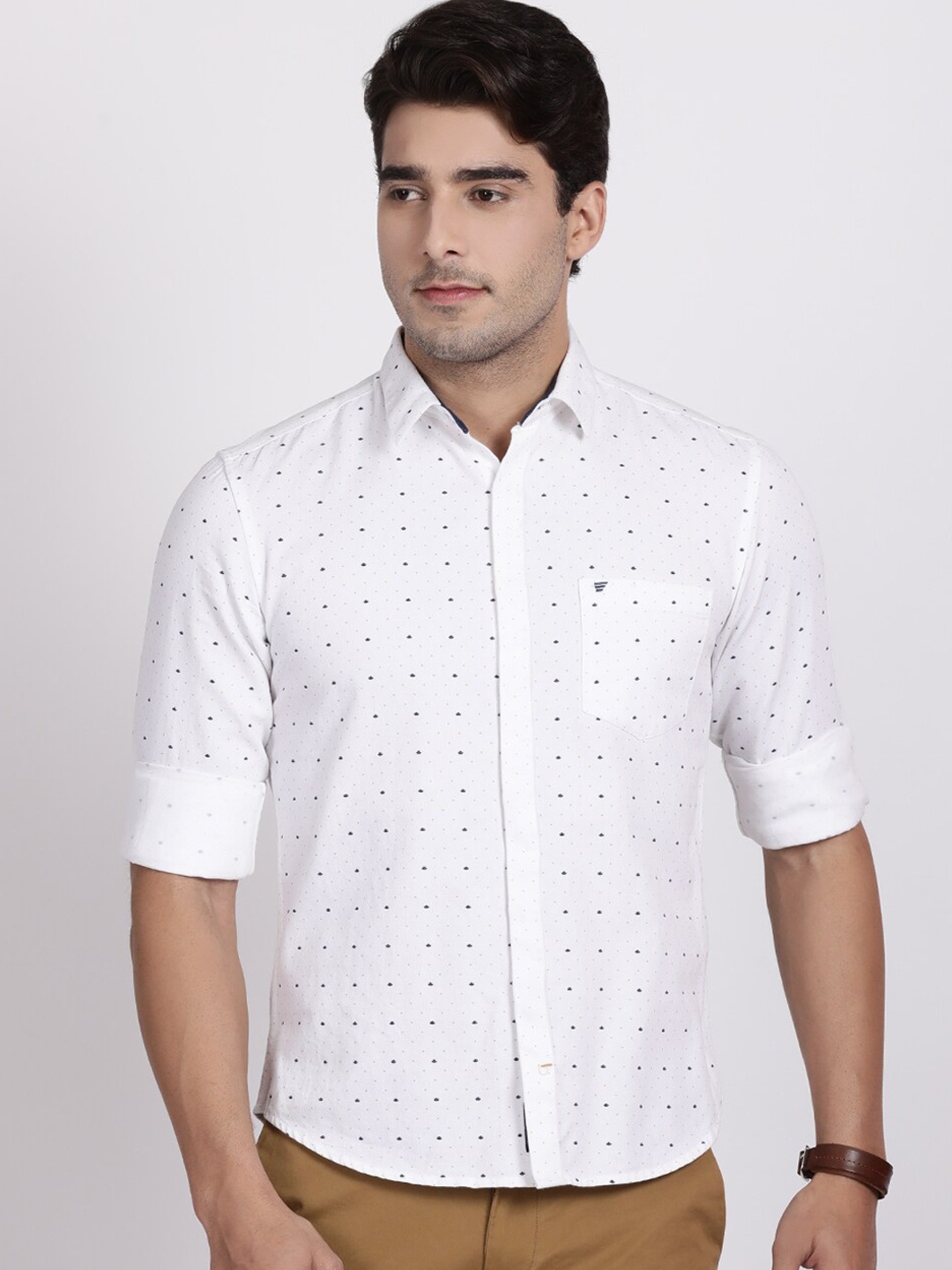 t-base Men White Slim Fit Printed Casual Shirt