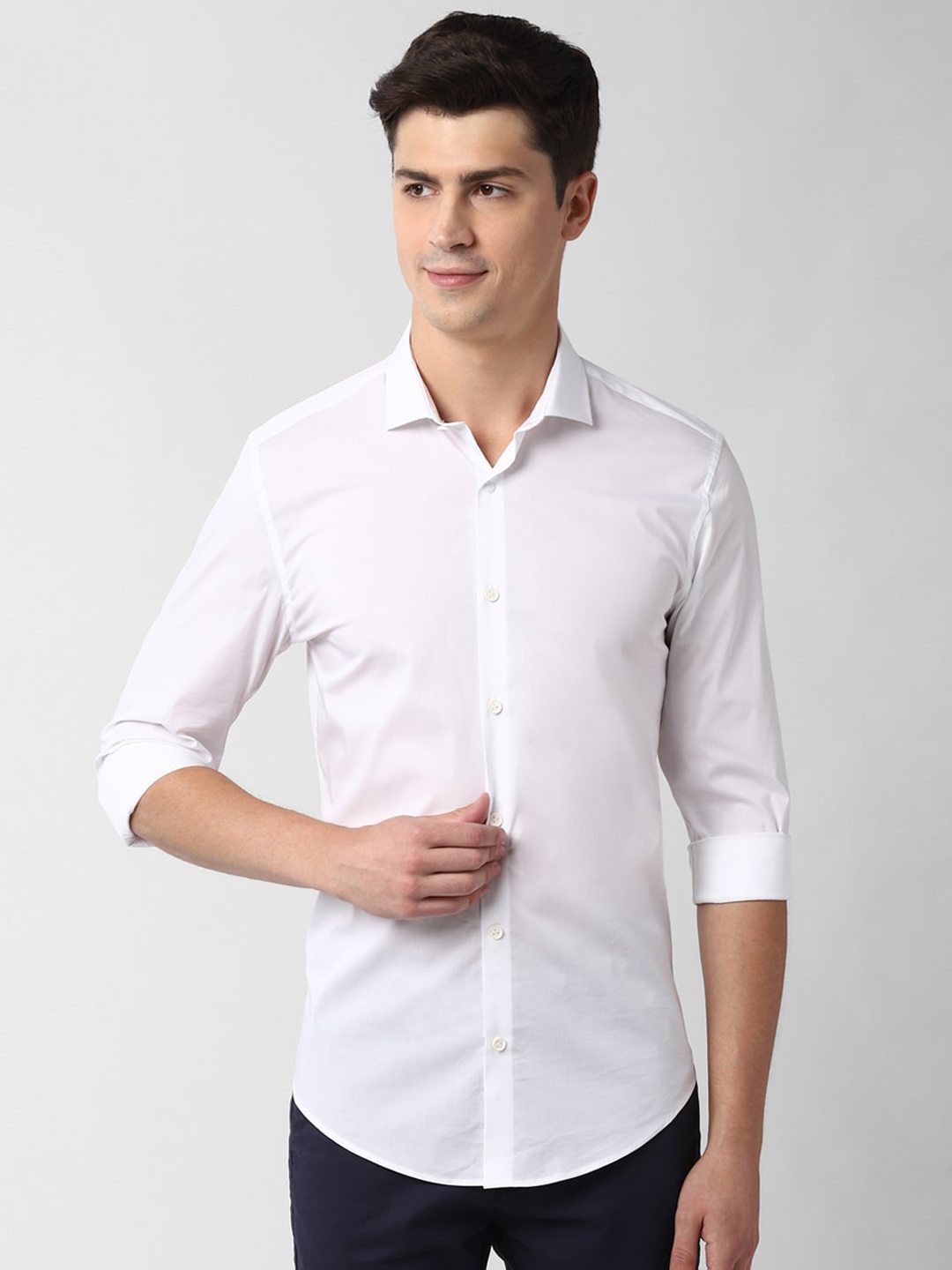 

Peter England Men White Slim Fit Solid Casual Shirt