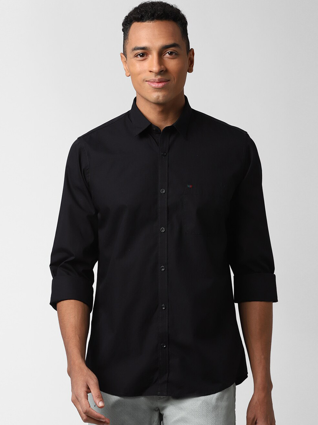 

Peter England Casuals Men Black Slim Fit Solid Casual Shirt