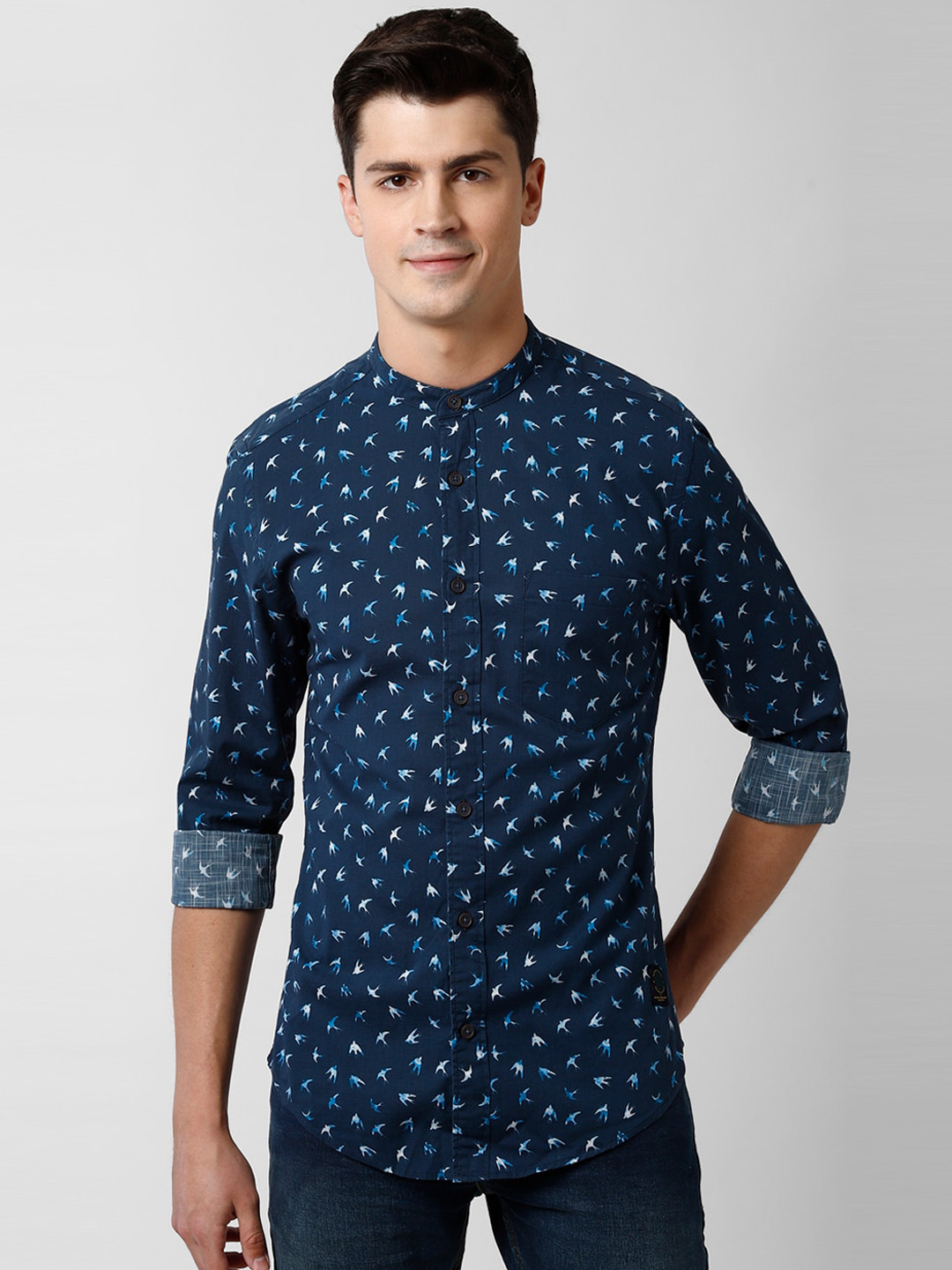 

Peter England Casuals Men Navy Blue & Off-White Slim Fit Printed Casual Shirt