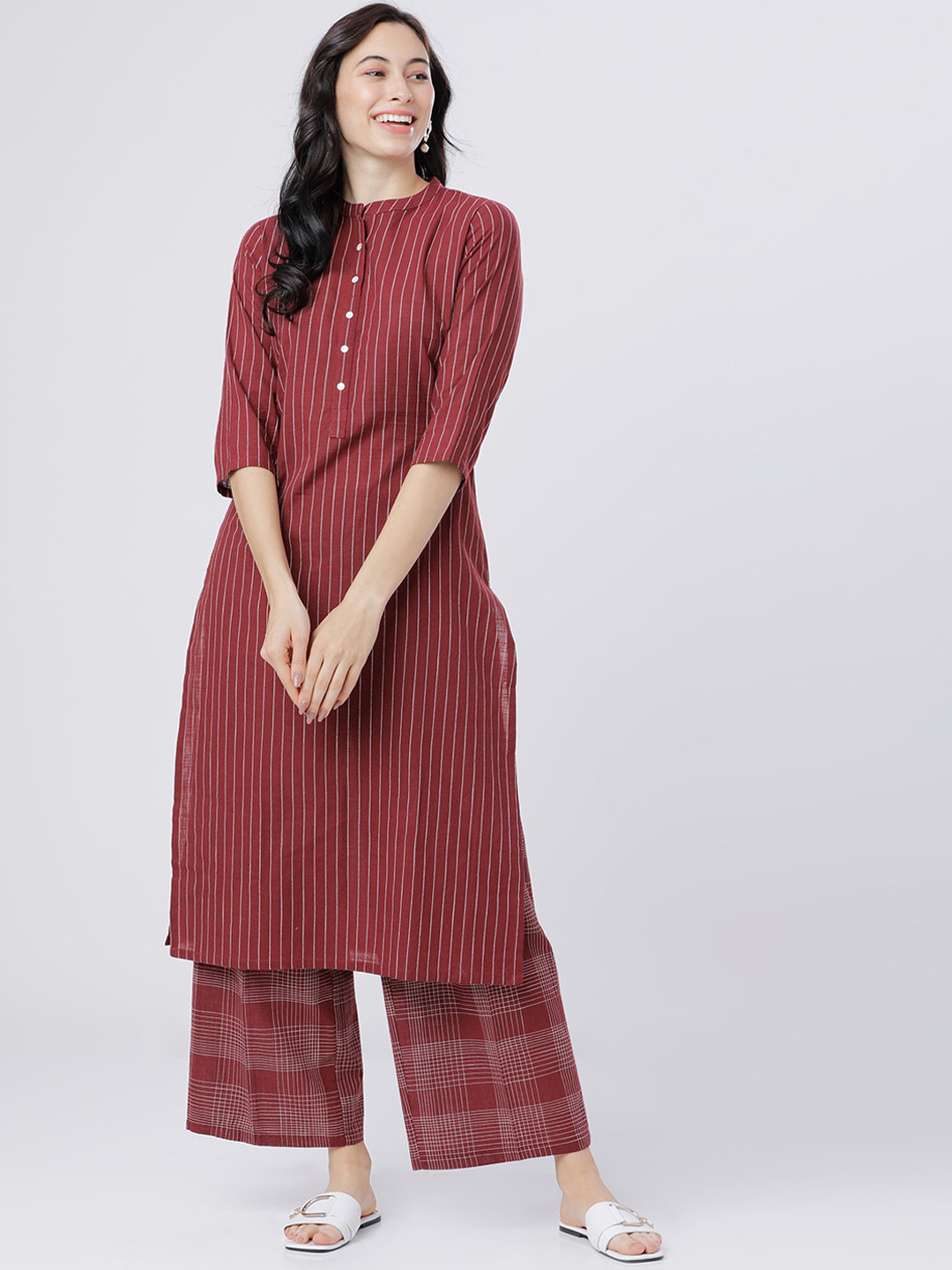 

Vishudh Women Maroon Striped Kurta