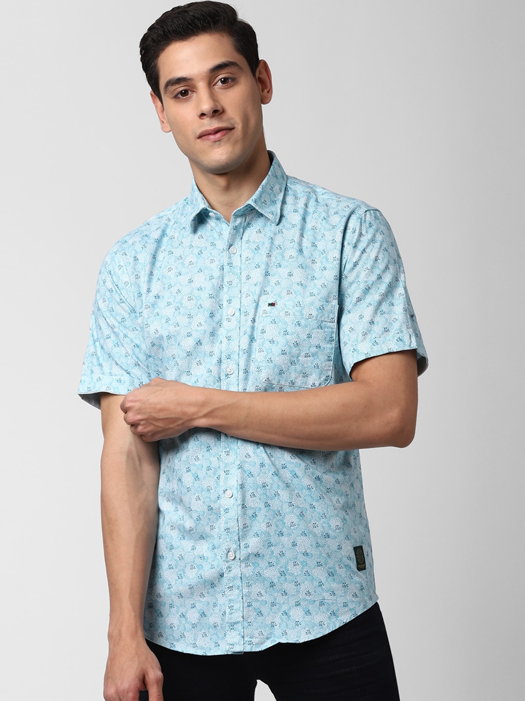

Peter England Casuals Men Blue Slim Fit Printed Casual Shirt